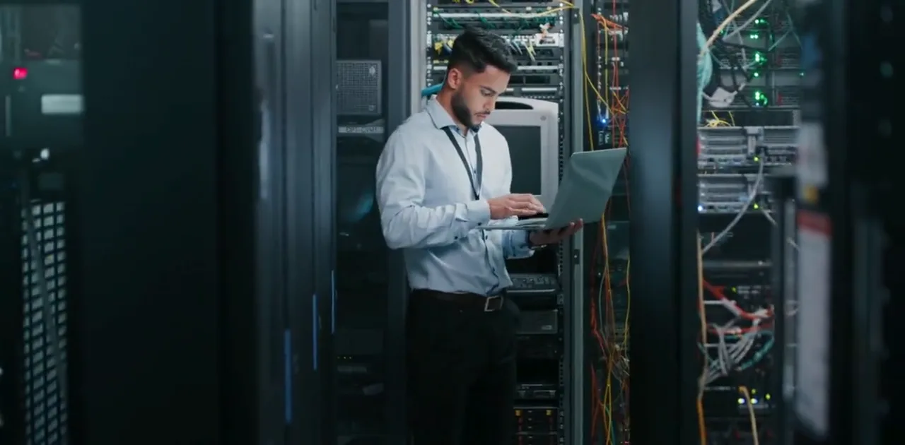 Professionelle Server- und Netzwerkinfrastruktur in einem Unternehmen